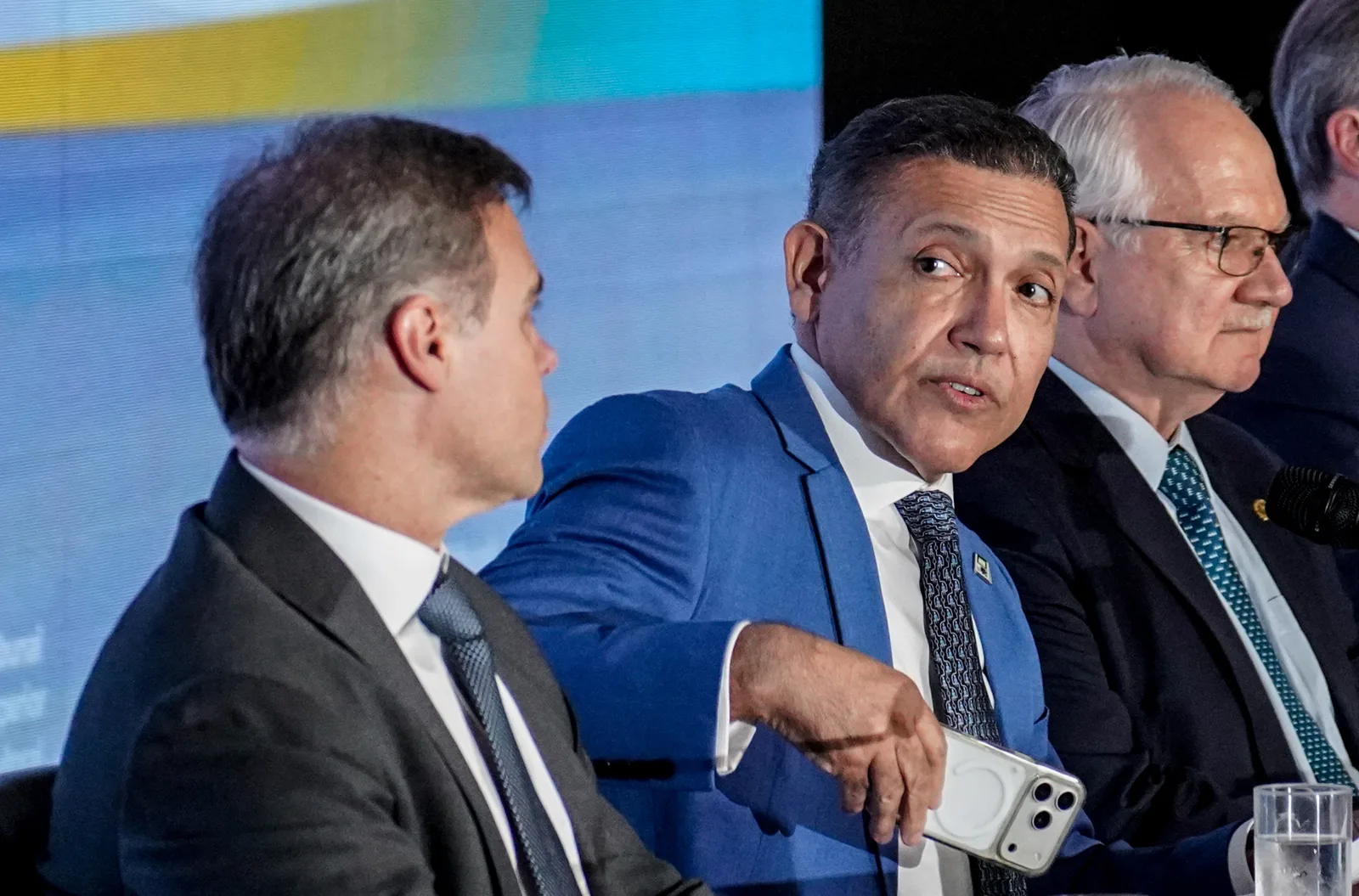 O presidente do TSE, Kassio Nunes Marques, fala em entrevista coletiva durante a apuração do primeiro turno, em Brasília.