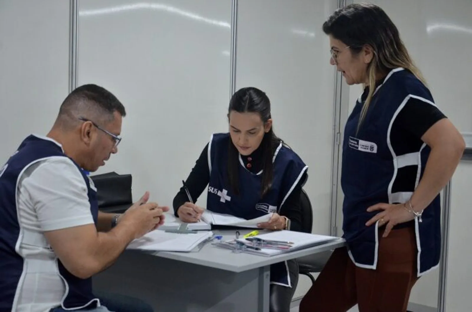 Equipe do posto médico da Prefeitura em atendimento no Parque do Povo durante o São João de Campina Grande.